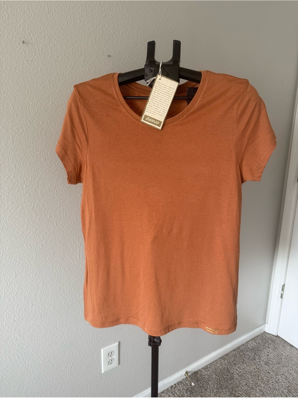 Onno bamboo Short Sleeve Crewneck Tee in Rust